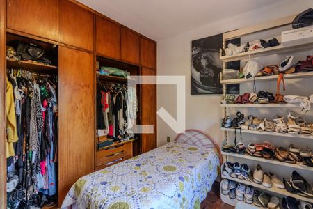 Casa à venda com 250m², 3 quartos e 4 vagas Casa à venda com 250m², 3 quartos e 4 vagasQuarto 3