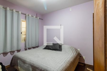 Casa à venda com 250m², 3 quartos e 4 vagas Casa à venda com 250m², 3 quartos e 4 vagasQuarto 1