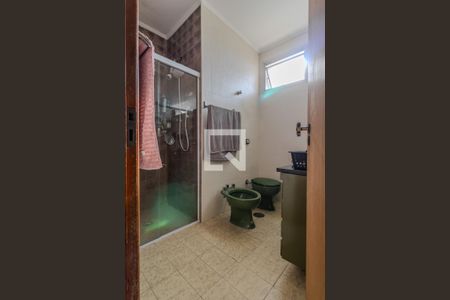 Casa à venda com 250m², 3 quartos e 4 vagas Casa à venda com 250m², 3 quartos e 4 vagasBanheiro 1