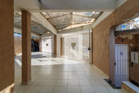 Casa à venda com 250m², 3 quartos e 4 vagas Casa à venda com 250m², 3 quartos e 4 vagasVista