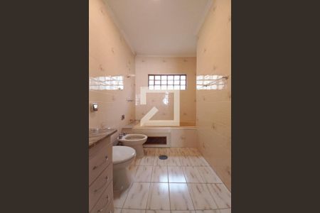 Casa à venda com 169m², 2 quartos e 3 vagas Casa à venda com 169m², 2 quartos e 3 vagasBanheiro da Suíte