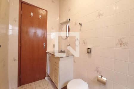 Casa à venda com 169m², 2 quartos e 3 vagas Casa à venda com 169m², 2 quartos e 3 vagasBanheiro da Suíte