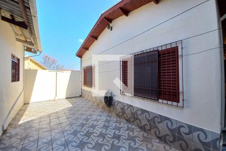 Casa à venda com 169m², 2 quartos e 3 vagas Casa à venda com 169m², 2 quartos e 3 vagasQuintal