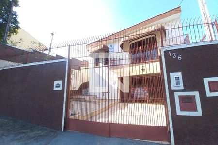 Casa à venda com 169m², 2 quartos e 3 vagas Casa à venda com 169m², 2 quartos e 3 vagasFachada do Prédio