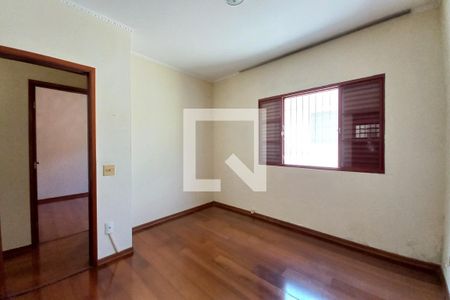 Casa à venda com 169m², 2 quartos e 3 vagas Casa à venda com 169m², 2 quartos e 3 vagasQuarto 2 - Suíte
