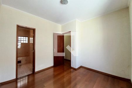 Casa à venda com 169m², 2 quartos e 3 vagas Casa à venda com 169m², 2 quartos e 3 vagasQuarto 2 - Suíte