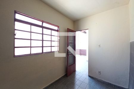 Casa à venda com 169m², 2 quartos e 3 vagas Casa à venda com 169m², 2 quartos e 3 vagasSala