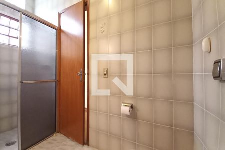 Casa à venda com 169m², 2 quartos e 3 vagas Casa à venda com 169m², 2 quartos e 3 vagasBanheiro