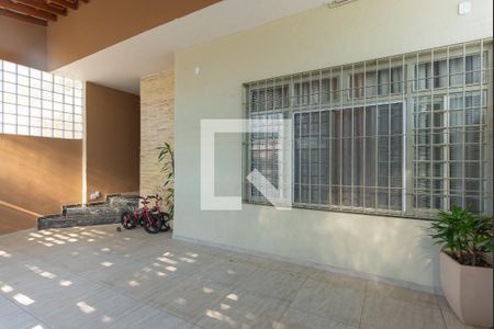 Casa à venda com 158m², 4 quartos e 2 vagas Casa à venda com 158m², 4 quartos e 2 vagasGaragem