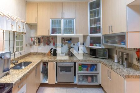 Casa à venda com 158m², 4 quartos e 2 vagas Casa à venda com 158m², 4 quartos e 2 vagasCozinha