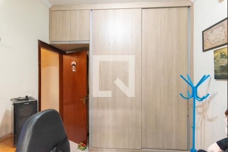 Casa à venda com 158m², 4 quartos e 2 vagas Casa à venda com 158m², 4 quartos e 2 vagasQuarto 2