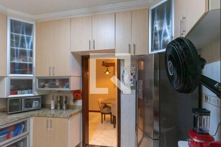 Casa à venda com 158m², 4 quartos e 2 vagas Casa à venda com 158m², 4 quartos e 2 vagasCozinha