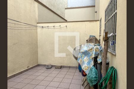 Casa à venda com 150m², 3 quartos e 4 vagas Casa à venda com 150m², 3 quartos e 4 vagasQuintal