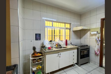 Casa à venda com 150m², 3 quartos e 4 vagas Casa à venda com 150m², 3 quartos e 4 vagasCozinha
