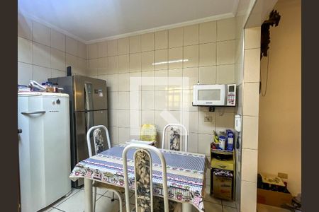 Casa à venda com 150m², 3 quartos e 4 vagas Casa à venda com 150m², 3 quartos e 4 vagasCozinha