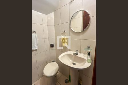 Casa à venda com 150m², 3 quartos e 4 vagas Casa à venda com 150m², 3 quartos e 4 vagasLavabo