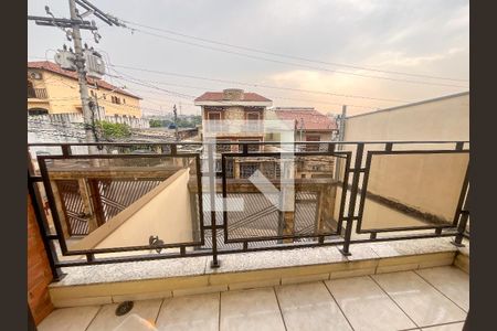 Casa à venda com 150m², 3 quartos e 4 vagas Casa à venda com 150m², 3 quartos e 4 vagasVaranda