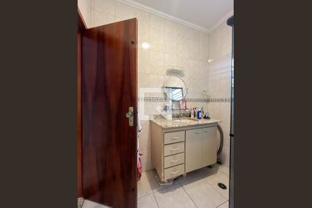 Casa à venda com 150m², 3 quartos e 4 vagas Casa à venda com 150m², 3 quartos e 4 vagasBanheiro da Suíte