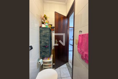 Casa à venda com 150m², 3 quartos e 4 vagas Casa à venda com 150m², 3 quartos e 4 vagasBanheiro 2