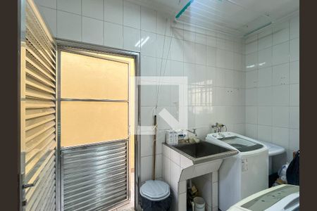Casa à venda com 150m², 3 quartos e 4 vagas Casa à venda com 150m², 3 quartos e 4 vagasÁrea de Serviço