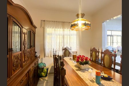 Casa à venda com 150m², 3 quartos e 4 vagas Casa à venda com 150m², 3 quartos e 4 vagasSala de Jantar