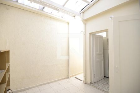 Casa à venda com 90m², 2 quartos e 1 vagaQuintal
