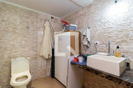 Casa à venda com 205m², 3 quartos e 2 vagasBanheiro 3