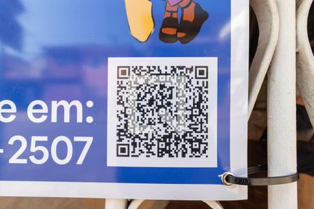 Casa à venda com 205m², 3 quartos e 2 vagasFachada + Plaquinha