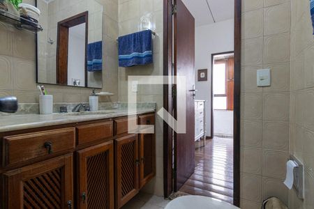 Apartamento à venda com 140m², 4 quartos e 1 vaga Apartamento à venda com 140m², 4 quartos e 1 vagaBanheiro Suite