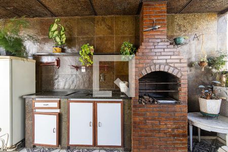 Apartamento à venda com 140m², 4 quartos e 1 vaga Apartamento à venda com 140m², 4 quartos e 1 vagaCobertura Churrasqueira