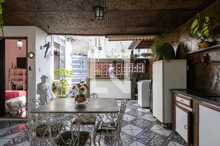 Apartamento à venda com 140m², 4 quartos e 1 vaga Apartamento à venda com 140m², 4 quartos e 1 vagaCobertura