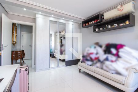 Casa de condomínio à venda com 464m², 4 quartos e 4 vagas Casa de condomínio à venda com 464m², 4 quartos e 4 vagasQuarto 3