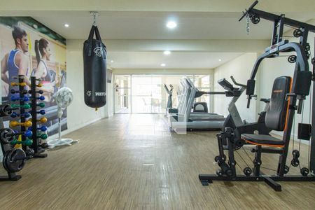 Casa de condomínio à venda com 464m², 4 quartos e 4 vagas Casa de condomínio à venda com 464m², 4 quartos e 4 vagasÁrea comum - Academia