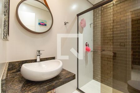 Casa de condomínio à venda com 464m², 4 quartos e 4 vagas Casa de condomínio à venda com 464m², 4 quartos e 4 vagasBanheiro