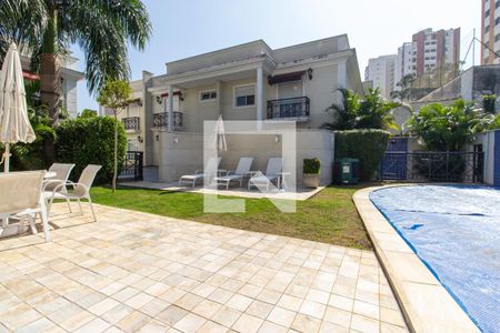 Casa de condomínio à venda com 464m², 4 quartos e 4 vagas Casa de condomínio à venda com 464m², 4 quartos e 4 vagasÁrea comum - Piscina (Aquecida)