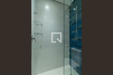 Casa de condomínio à venda com 464m², 4 quartos e 4 vagas Casa de condomínio à venda com 464m², 4 quartos e 4 vagasBanheiro da Suíte 2