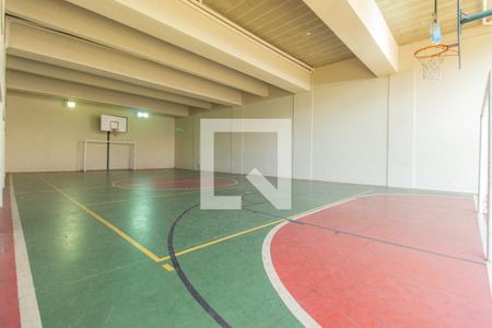 Casa de condomínio à venda com 464m², 4 quartos e 4 vagas Casa de condomínio à venda com 464m², 4 quartos e 4 vagasÁrea comum - Quadra esportiva