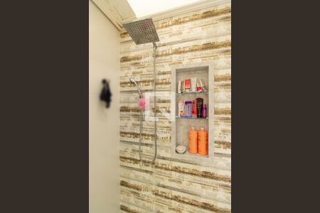 Casa de condomínio à venda com 464m², 4 quartos e 4 vagas Casa de condomínio à venda com 464m², 4 quartos e 4 vagasBanheiro da Suíte 1