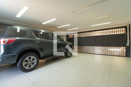 Casa de condomínio à venda com 464m², 4 quartos e 4 vagas Casa de condomínio à venda com 464m², 4 quartos e 4 vagasGaragem