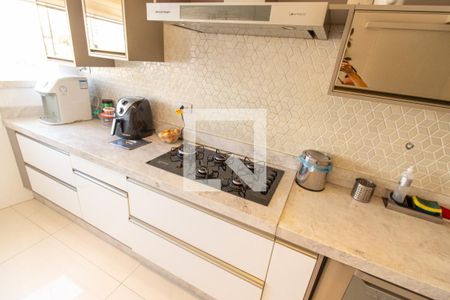 Casa de condomínio à venda com 464m², 4 quartos e 4 vagas Casa de condomínio à venda com 464m², 4 quartos e 4 vagasCozinha