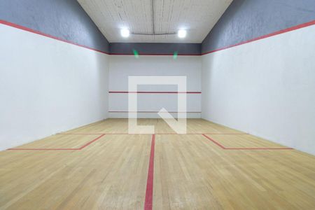 Casa de condomínio à venda com 464m², 4 quartos e 4 vagas Casa de condomínio à venda com 464m², 4 quartos e 4 vagasÁrea comum - Quadra de Squash