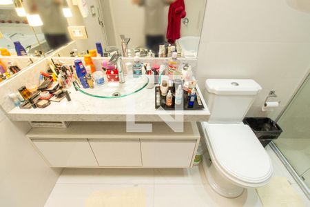 Casa de condomínio à venda com 464m², 4 quartos e 4 vagas Casa de condomínio à venda com 464m², 4 quartos e 4 vagasBanheiro da Suíte 1