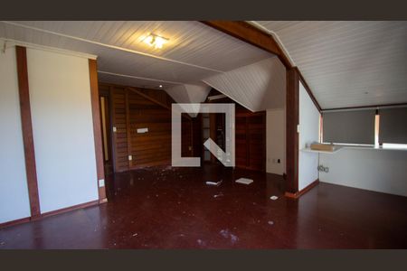 Casa à venda com 344m², 4 quartos e 4 vagas Casa à venda com 344m², 4 quartos e 4 vagasSuíte 1