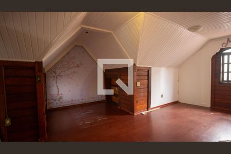 Casa à venda com 344m², 4 quartos e 4 vagas Casa à venda com 344m², 4 quartos e 4 vagasSuíte 2