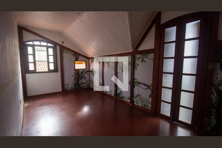 Casa à venda com 344m², 4 quartos e 4 vagas Casa à venda com 344m², 4 quartos e 4 vagasQuarto