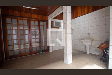 Casa à venda com 344m², 4 quartos e 4 vagas Casa à venda com 344m², 4 quartos e 4 vagasÁrea de Serviço