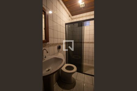 Casa à venda com 344m², 4 quartos e 4 vagas Casa à venda com 344m², 4 quartos e 4 vagasBanheiro Social