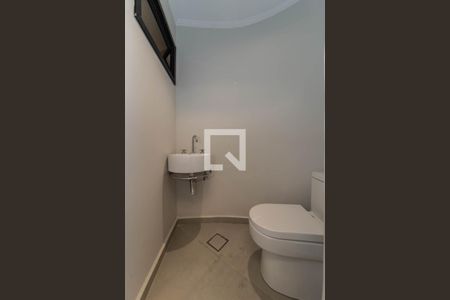 Apartamento à venda com 200m², 4 quartos e 3 vagas Apartamento à venda com 200m², 4 quartos e 3 vagasBanheiro de Serviço
