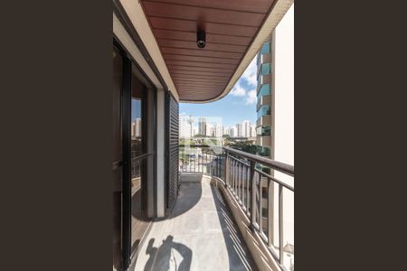 Apartamento à venda com 200m², 4 quartos e 3 vagas Apartamento à venda com 200m², 4 quartos e 3 vagasSacada da Suíte 2