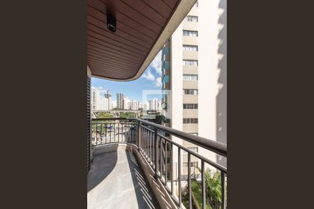 Apartamento à venda com 200m², 4 quartos e 3 vagas Apartamento à venda com 200m², 4 quartos e 3 vagasSacada da Suíte 2